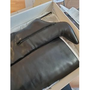 GUESS Leather Black 4" Heel Boot stilettos. New!